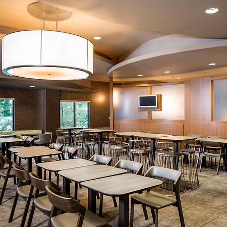 Springhill Suites Hampton Bagian luar foto