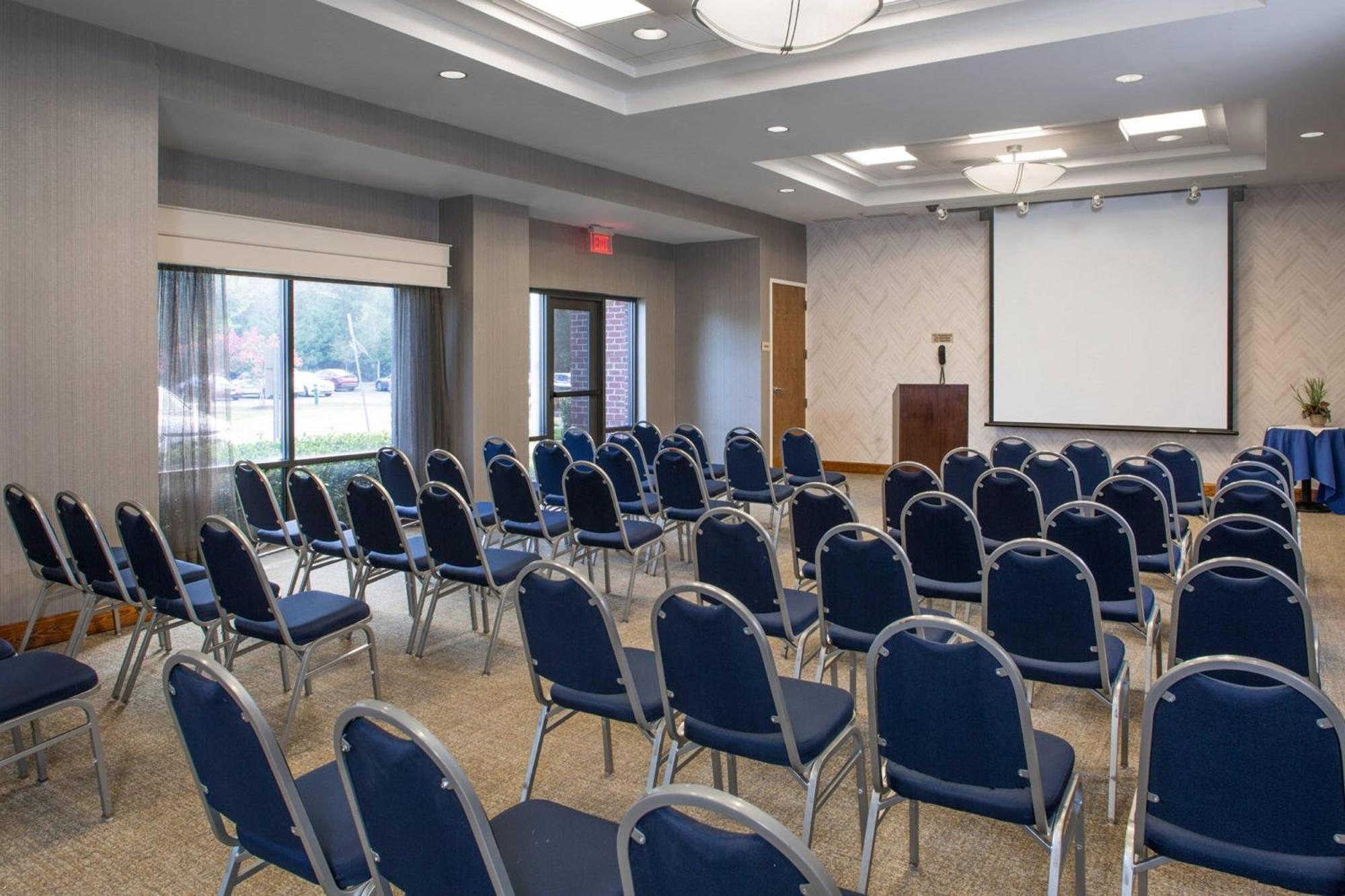 Springhill Suites Hampton Bagian luar foto